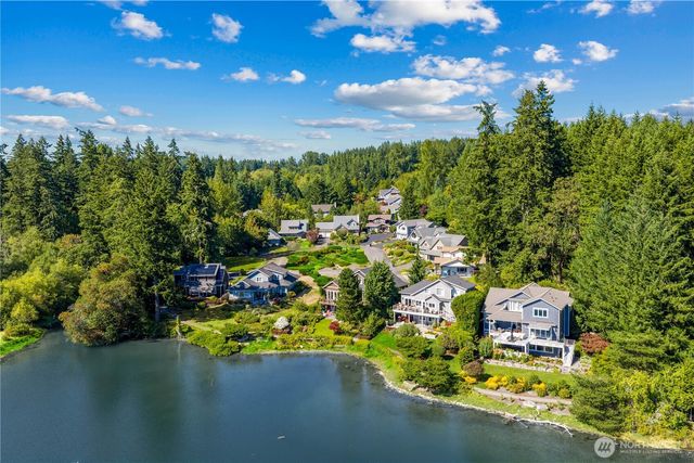 300 Bromley Place NW, Bainbridge Island, WA 98110