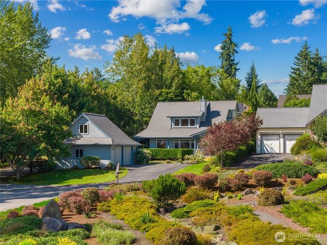 300 Bromley Place NW, Bainbridge Island, WA 98110