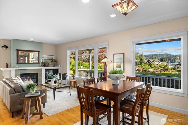 300 Bromley Place NW, Bainbridge Island, WA 98110