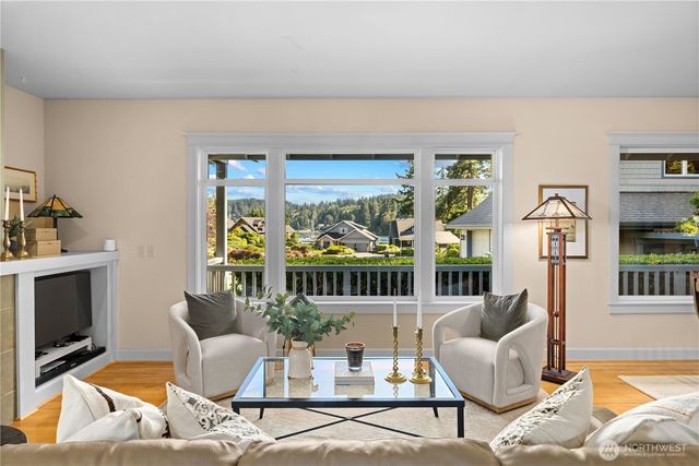 300 Bromley Place NW, Bainbridge Island, WA 98110