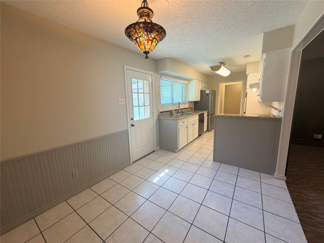 1620 Lexington Place, Bedford, TX 76022