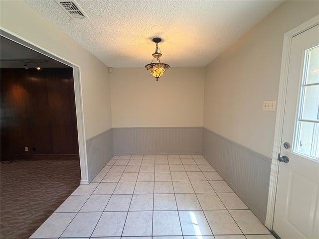1620 Lexington Place, Bedford, TX 76022