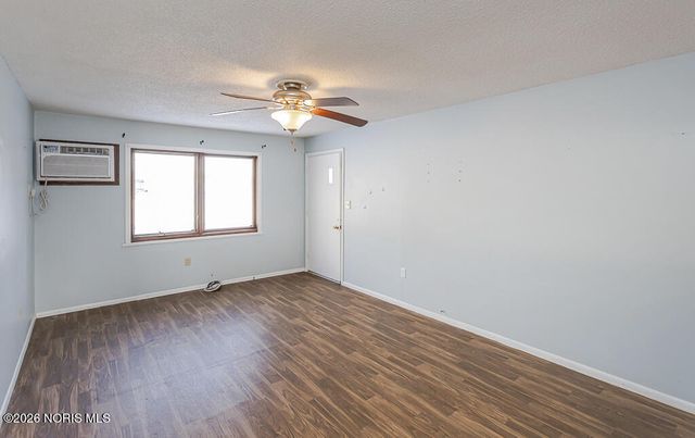 18133 Fostoria Road, Pemberville, OH 43450