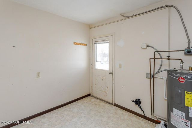 18133 Fostoria Road, Pemberville, OH 43450