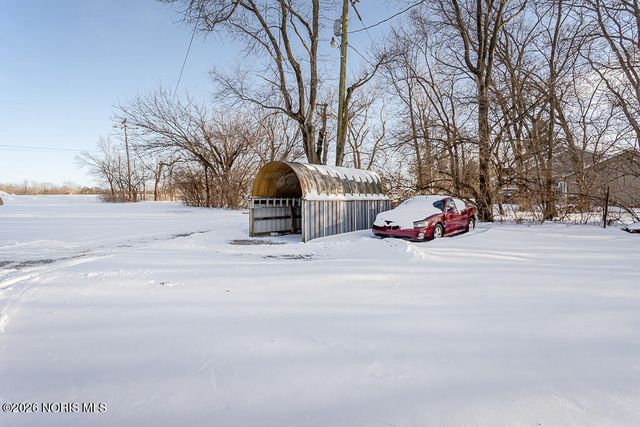 18133 Fostoria Road, Pemberville, OH 43450