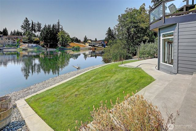272 Loch Lane, Camano Island, WA 98282