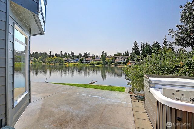272 Loch Lane, Camano Island, WA 98282