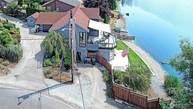 272 Loch Lane, Camano Island, WA 98282