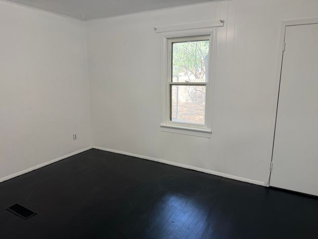 2320 N 3rd Street, Tahoka, TX 79373
