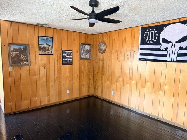 2320 N 3rd Street, Tahoka, TX 79373