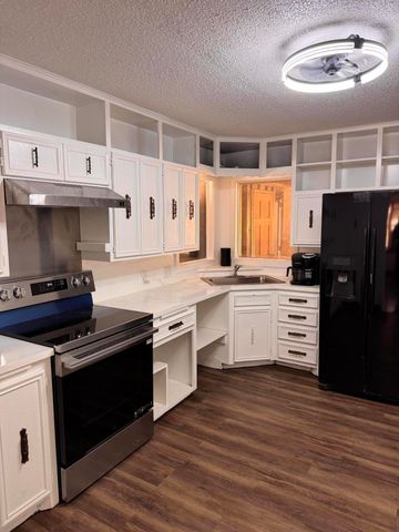 2320 N 3rd Street, Tahoka, TX 79373