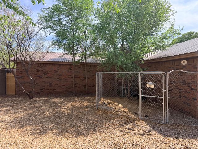 2320 N 3rd Street, Tahoka, TX 79373