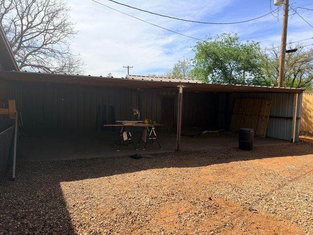 2320 N 3rd Street, Tahoka, TX 79373