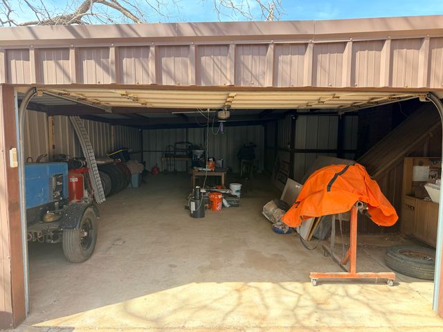 2320 N 3rd Street, Tahoka, TX 79373