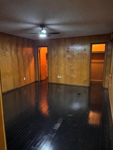 2320 N 3rd Street, Tahoka, TX 79373