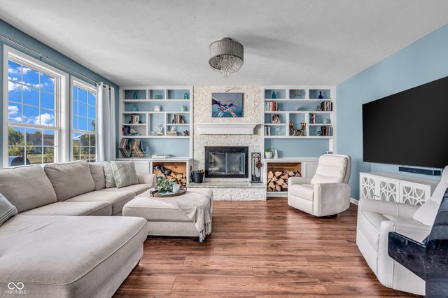 3413 Roundlake Lane, Whitestown, IN 46075