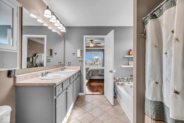 3413 Roundlake Lane, Whitestown, IN 46075