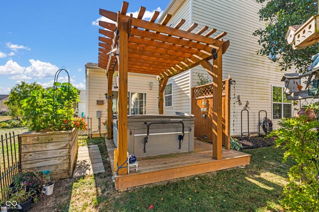 3413 Roundlake Lane, Whitestown, IN 46075