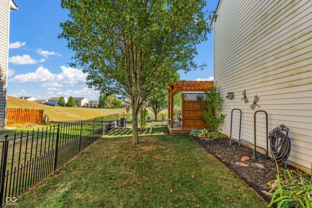 3413 Roundlake Lane, Whitestown, IN 46075