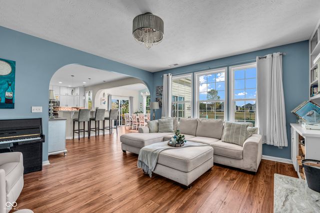 3413 Roundlake Lane, Whitestown, IN 46075