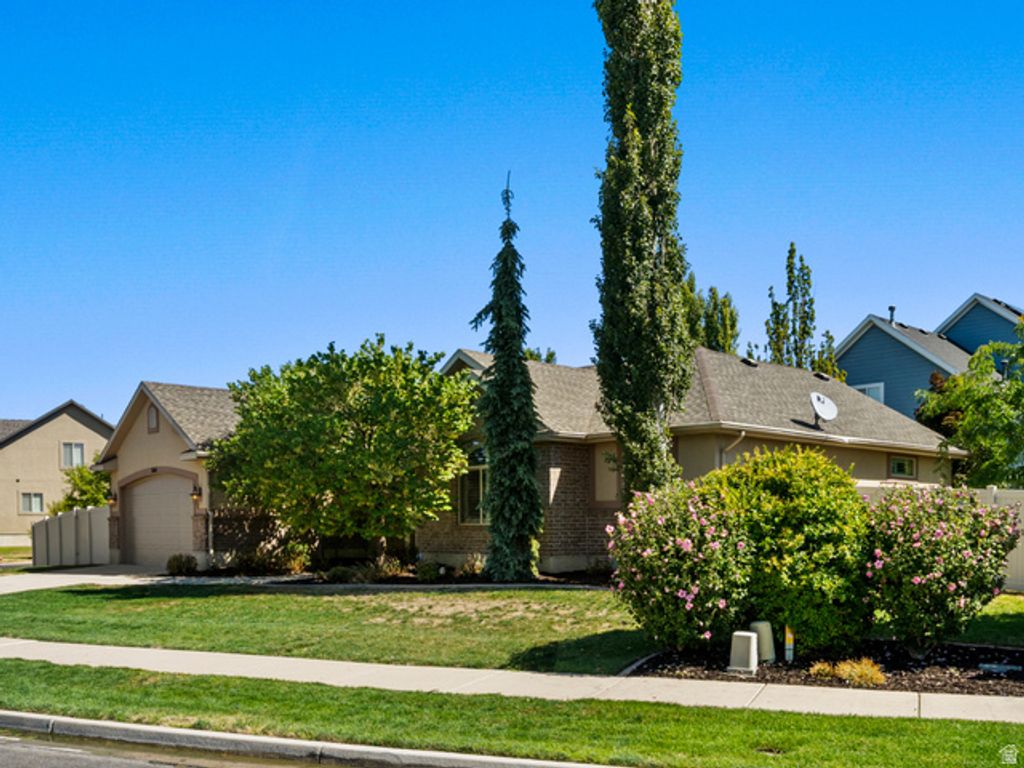 564 N SPRING MEADOW LN. LN, Farmington, UT 84025 — photo 2