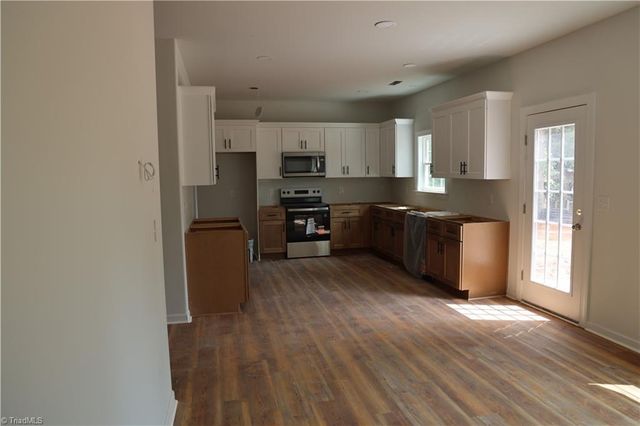4533 Baux Mountain Road, Winston-salem, NC 27105