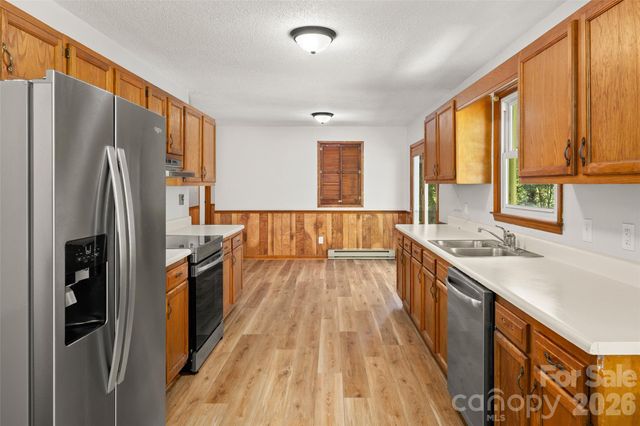 33 Baker Drive, Asheville, NC 28806