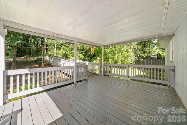 33 Baker Drive, Asheville, NC 28806