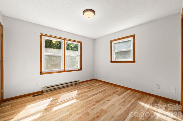 33 Baker Drive, Asheville, NC 28806