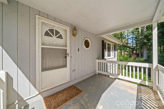 33 Baker Drive, Asheville, NC 28806