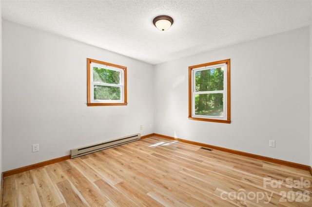 33 Baker Drive, Asheville, NC 28806