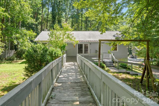 33 Baker Drive, Asheville, NC 28806