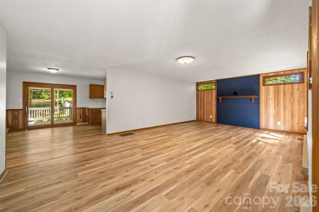 33 Baker Drive, Asheville, NC 28806