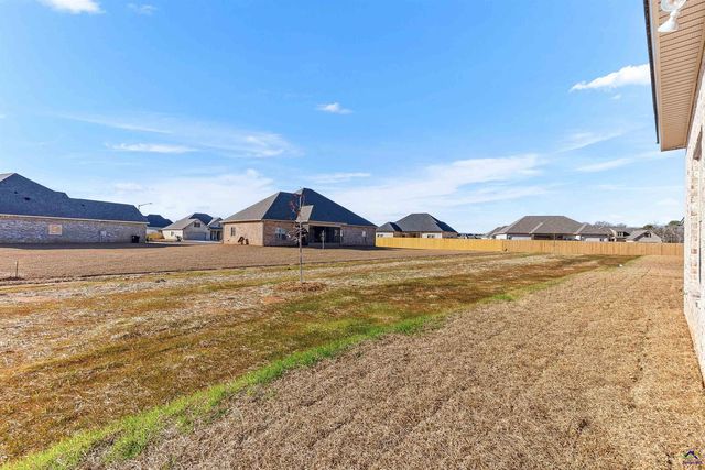 104 Black Birch Lane, Kathleen, GA 31047