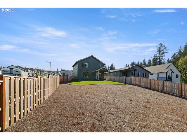 2458 Ne SWEETWATER Rd, Estacada, OR 97023