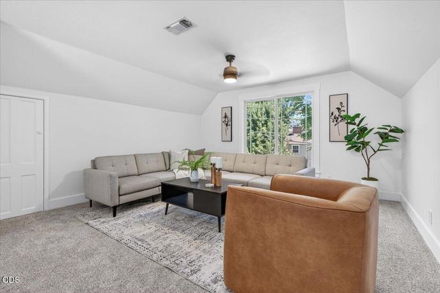 117 High Street, Ashland, OR 97520