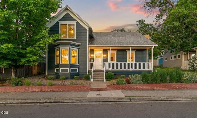 117 High Street, Ashland, OR 97520