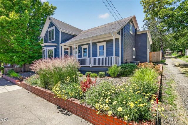117 High Street, Ashland, OR 97520