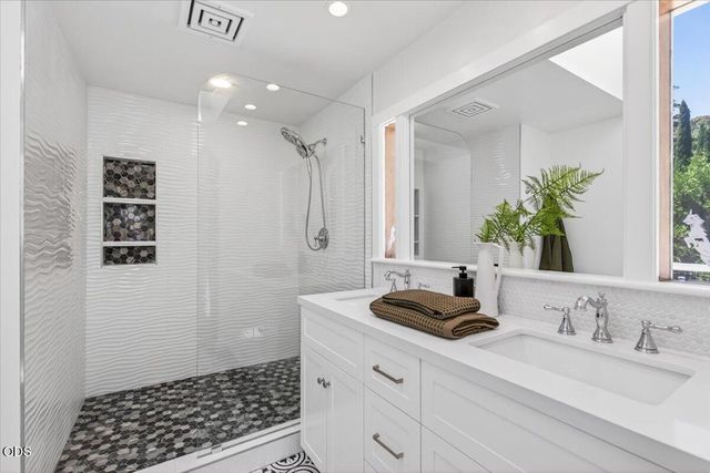 117 High Street, Ashland, OR 97520