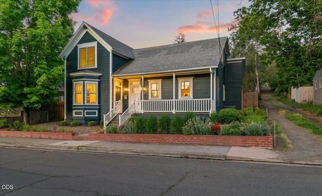 117 High Street, Ashland, OR 97520