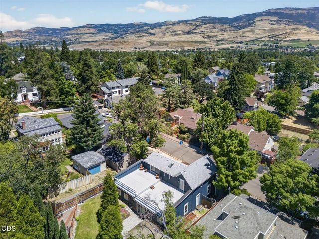 117 High Street, Ashland, OR 97520