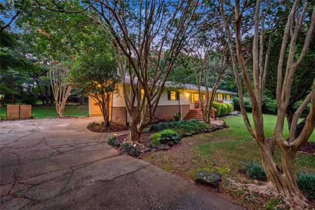 345 Hickory Hills Drive, Jefferson, GA 30549