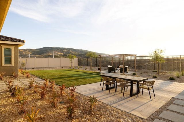 4064 Saddle Drive, Palmdale, CA 93551