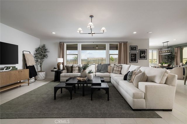 4064 Saddle Drive, Palmdale, CA 93551