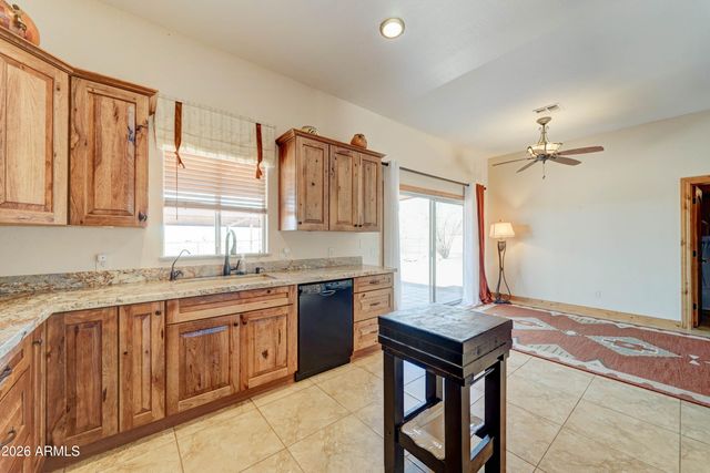 4642 N TOMAHAWK Road, Apache Junction, AZ 85119