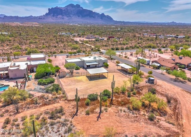 4642 N TOMAHAWK Road, Apache Junction, AZ 85119