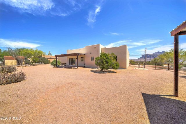 4642 N TOMAHAWK Road, Apache Junction, AZ 85119