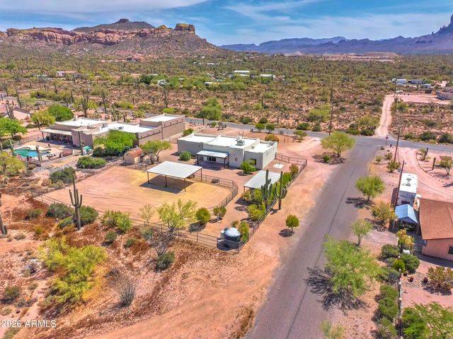 4642 N TOMAHAWK Road, Apache Junction, AZ 85119