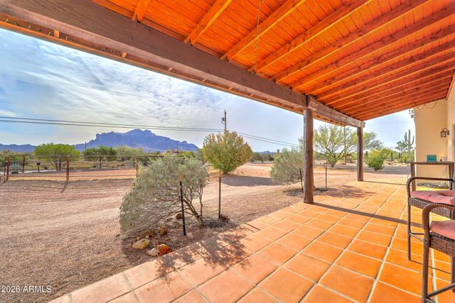 4642 N TOMAHAWK Road, Apache Junction, AZ 85119