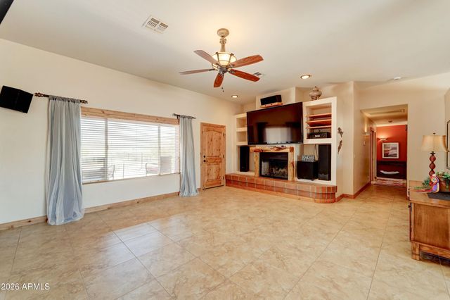 4642 N TOMAHAWK Road, Apache Junction, AZ 85119